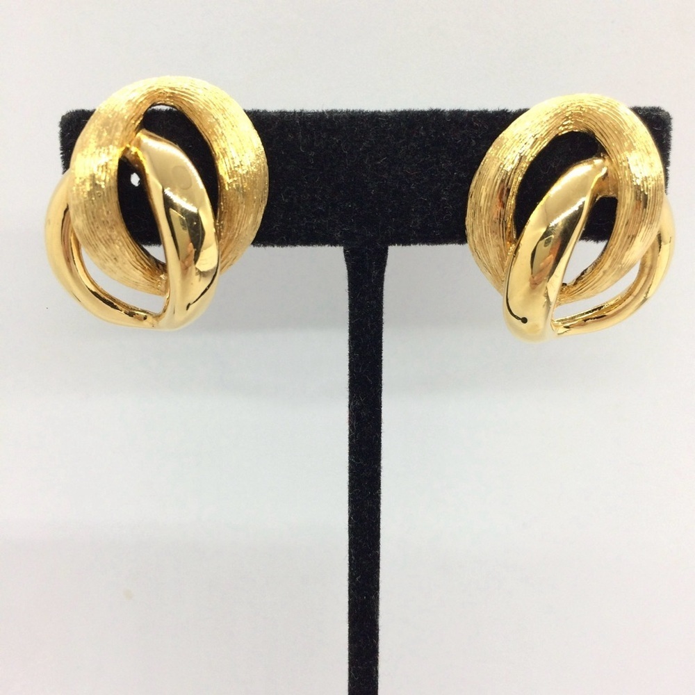 VINTAGE 80S NAPIER CLIP ON SCREWBACK EARRINGS TWISTED LOOPS BRUSHED GOLD TONE